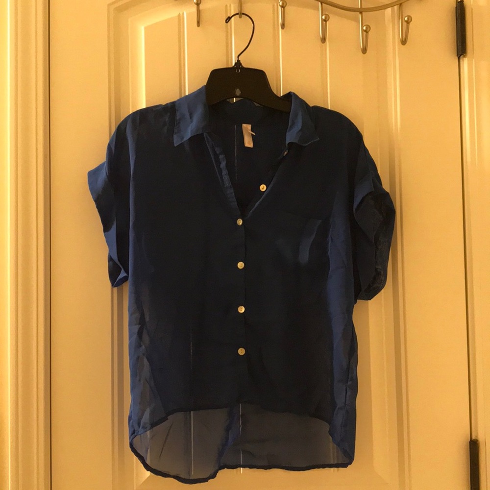 Casual blue short sleeve button up